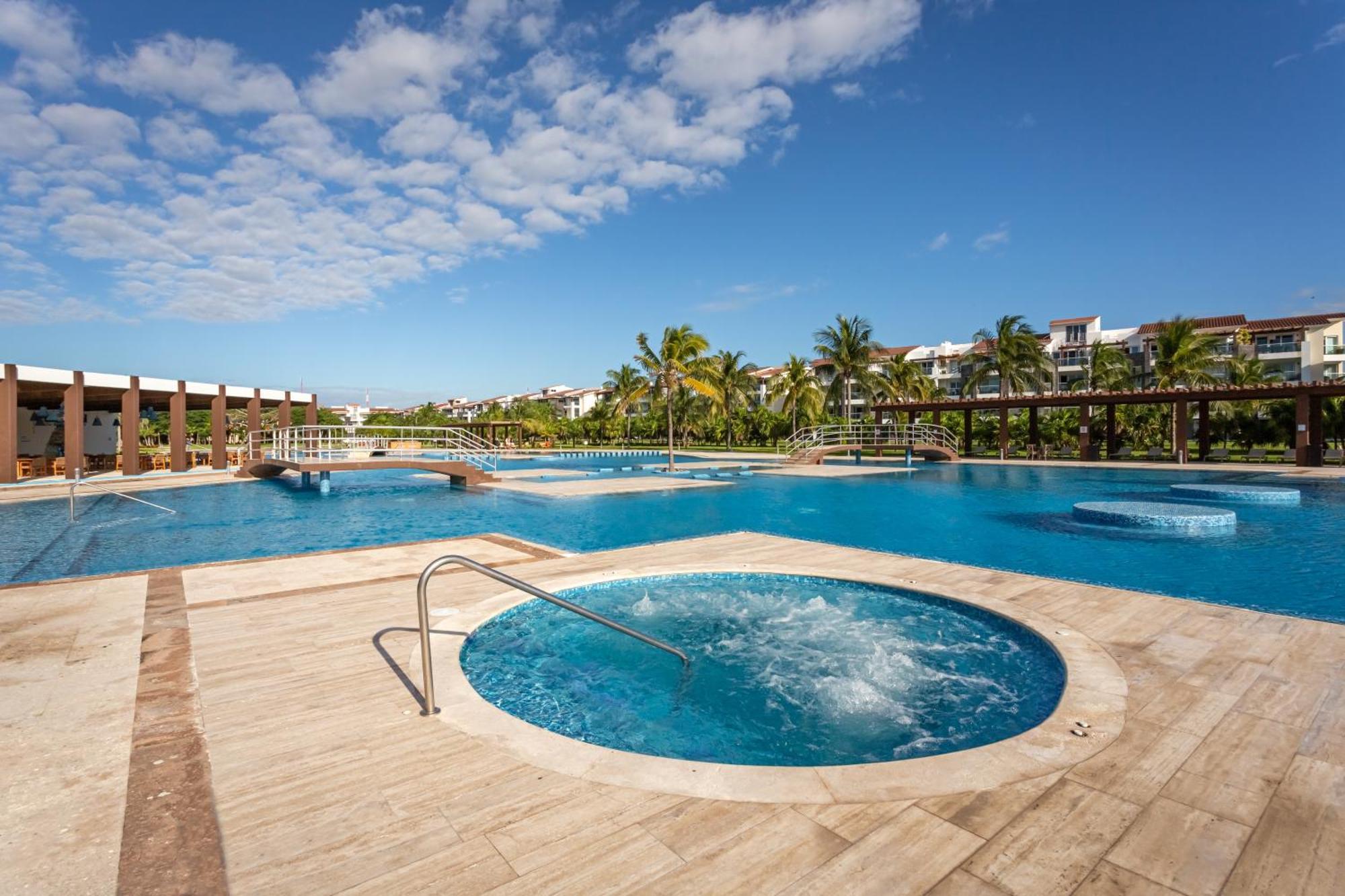 Casa Mia 3 Bedroom At Mareazul Apts *